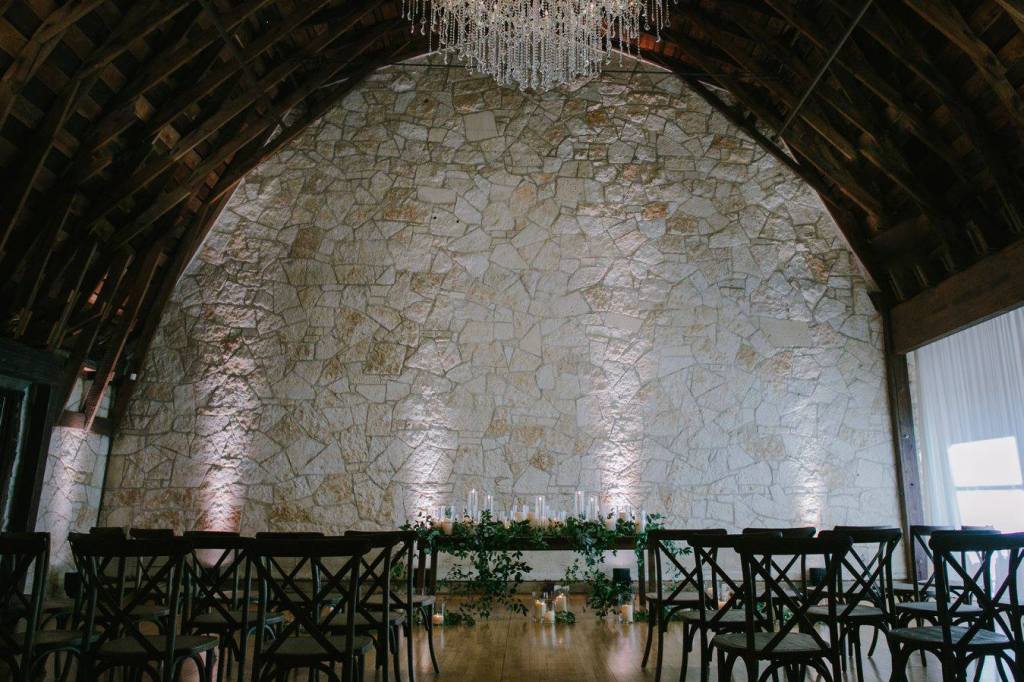 Madeline Vineyard Table