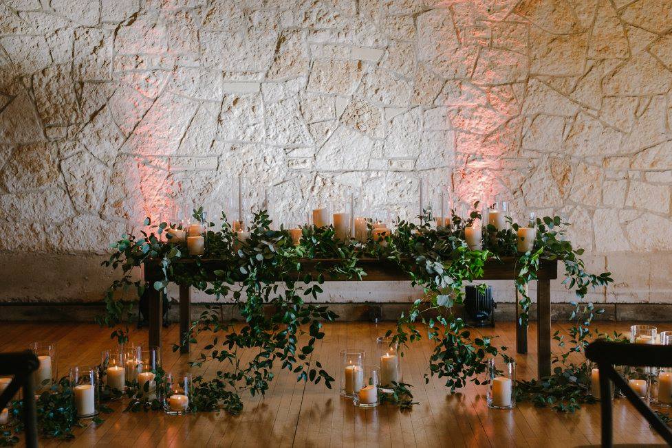 Madeline Vineyard Table