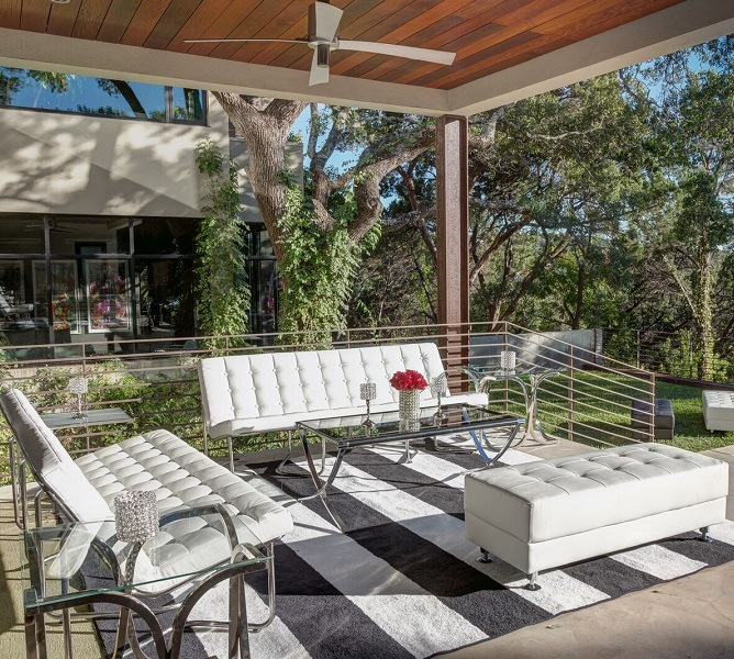 WHITE-MUSEUM-BENCH-2